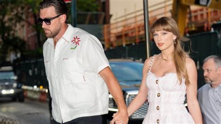 A Father's Cancer Battle: Taylor Swift's Dad's Diagnosis Revealed