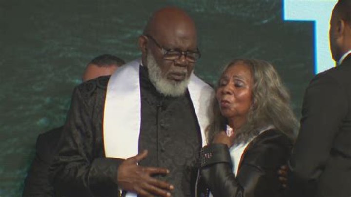 Bishop T.D. Jakes Files For Divorce After 30-Year Marriage