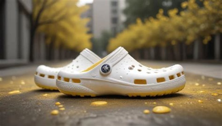 Do white Crocs turn yellow?