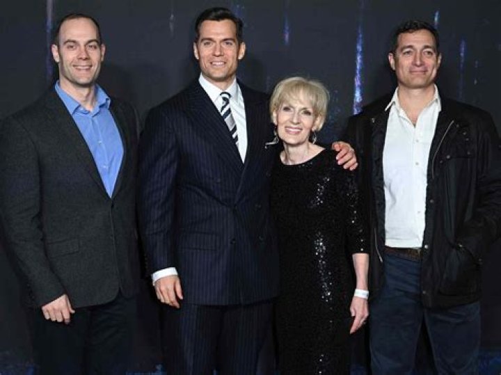 Henry Cavill's Brothers: Exploring The Family Ties