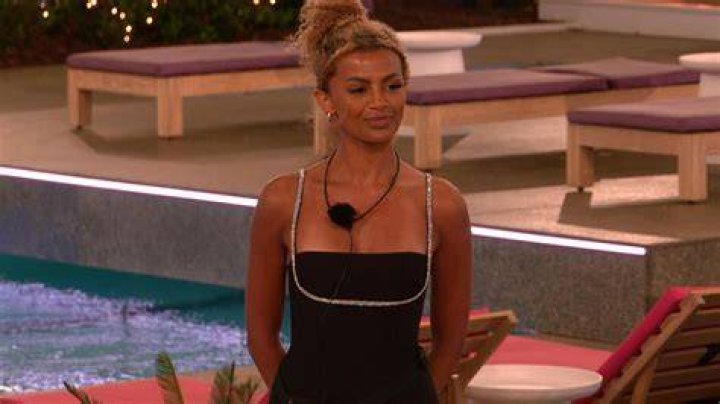 Is Zara from Love Island still single?