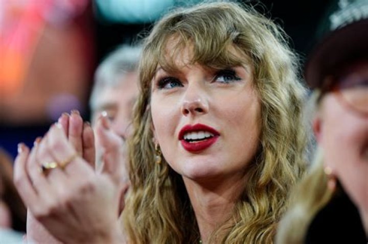 Learn About Taylor Swift's Mother's Brave Cancer Battle