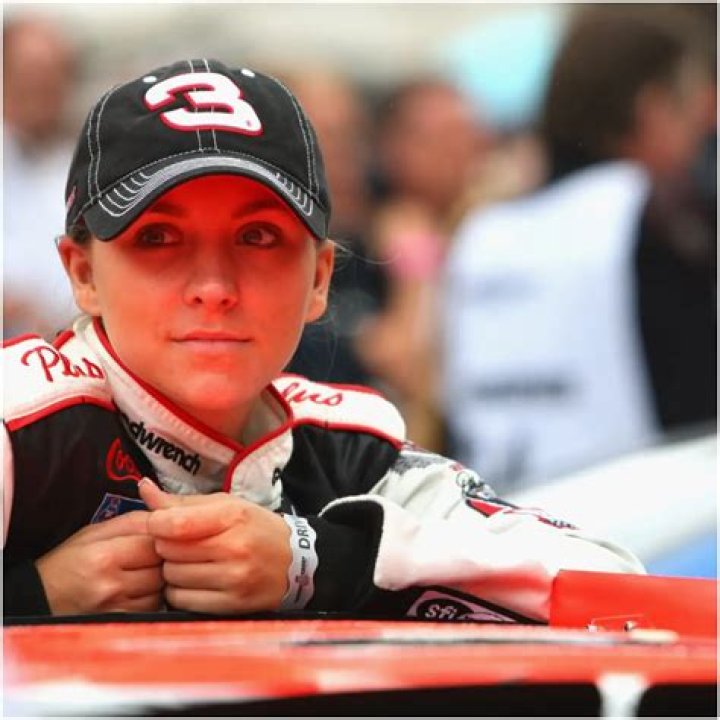 Taylor Nicole Earnhardt Fortune - A Deep Dive