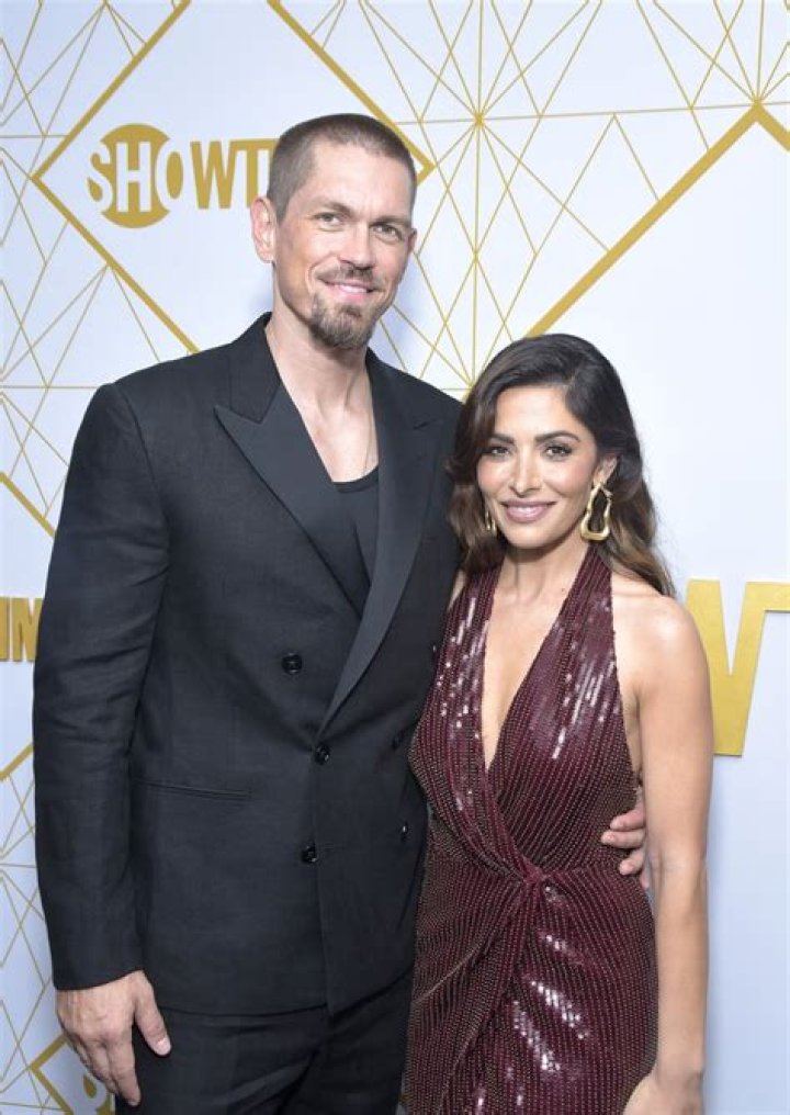 Unveiling Sarah Shahi's Love Life: Relationships Unraveled