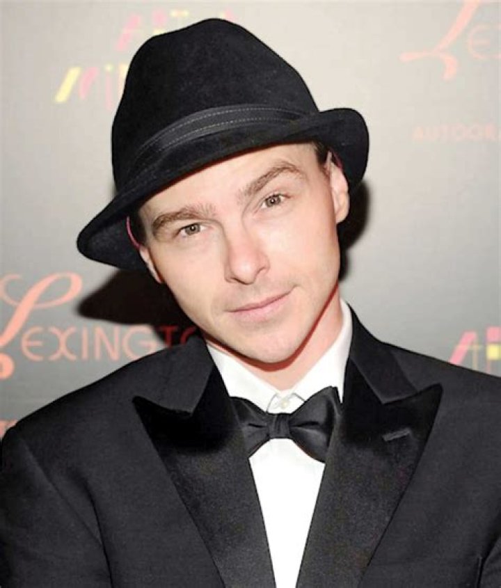 Unveiling The Enigma: Discoveries About Tracy Chapman's Private Life