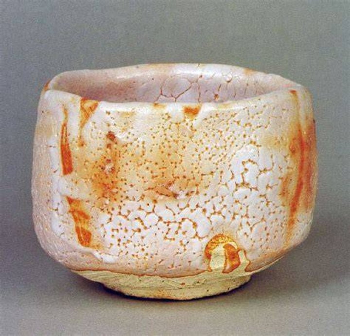What is Shino glaze ceramics?